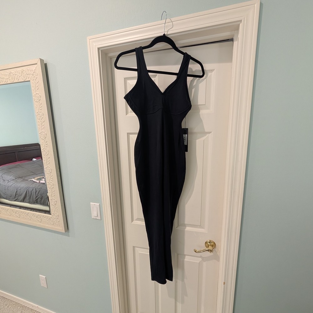 Chic Black Contour Fitted Bodysuit